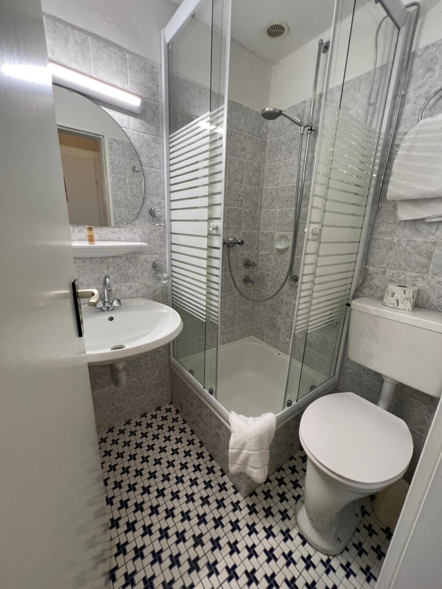 Hotel St. Georg Ediger-Eller Kamer foto