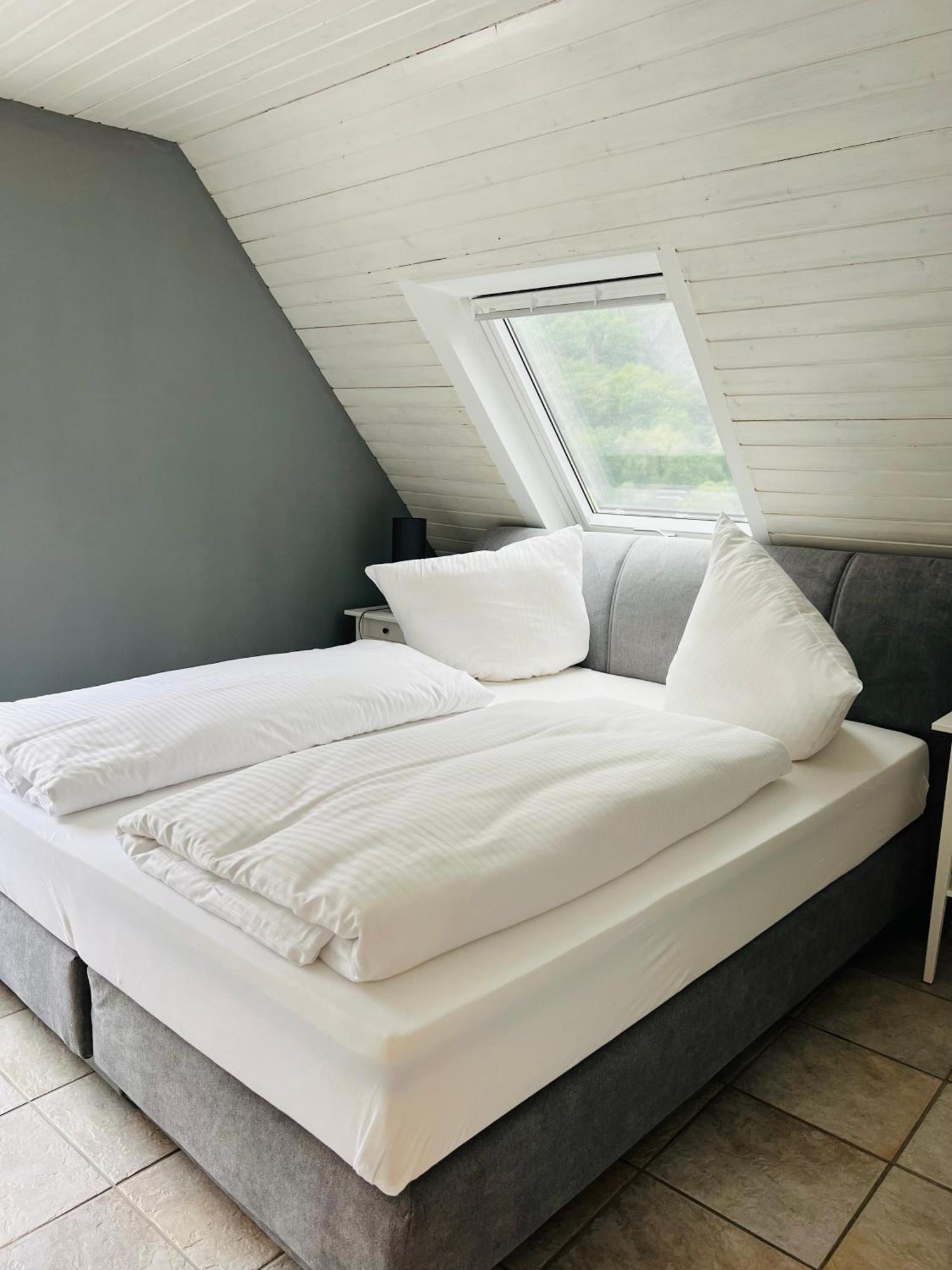 Hotel St. Georg Ediger-Eller Kamer foto
